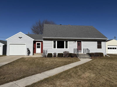 2342 37th St Two Rivers, WI 54241
