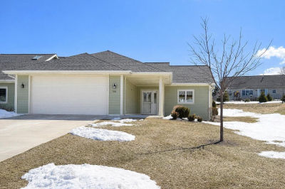 901 Hawthorne Ct Manitowoc, WI 54220