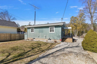 6185 E Dave St Newaygo, MI 49337