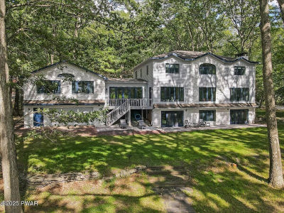 126 N Colony Cove Rd Tafton, PA 18464