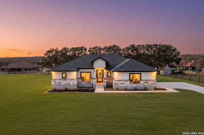 314 Honeysuckle Ln La Vernia, TX 78121