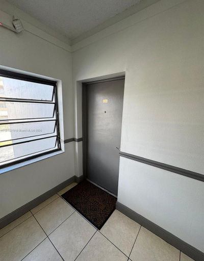 10431 N Kendall Dr APT D204 Miami, FL 33176