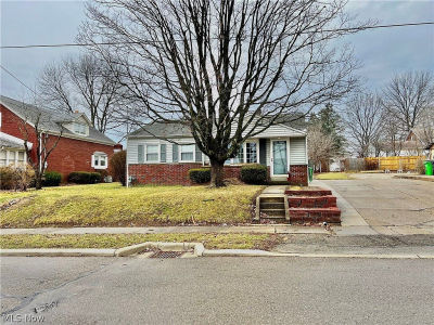 325 McKinley Ave NW Carrollton, OH 44615