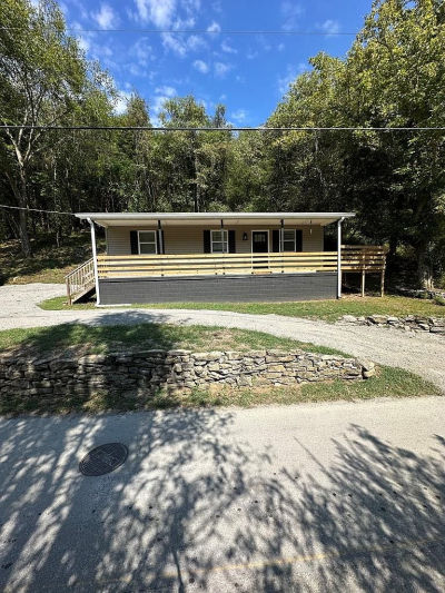 322 W Gipson Ave Gainesboro, TN 38562