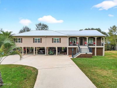 2104 Mole Dr Bay Saint Louis, MS 39520