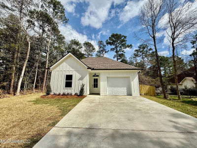 94176 Bayou Dr Diamondhead, MS 39525