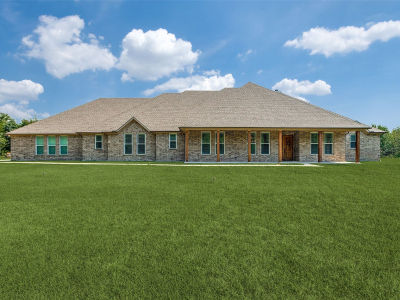 643 County Road 2255 Telephone, TX 75488