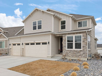 1325 E Desert Peak Eagle Mountain, UT 84005