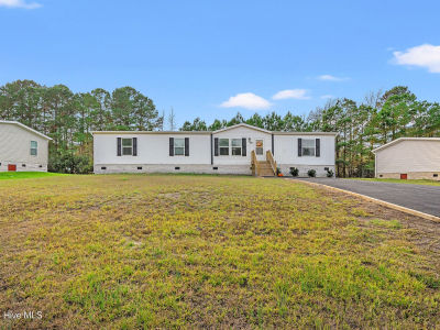 1883 Rolling Green Dr SW Supply, NC 28462