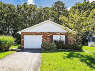 9 Whitney Ct Brick, NJ 08724