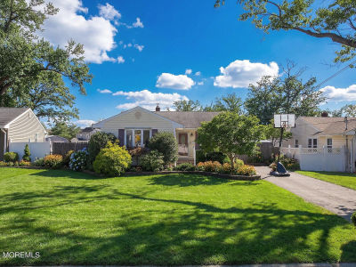 52 Sunset Ave Old Bridge, NJ 08857