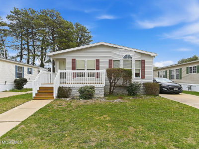 523 Momosa Dr Whiting, NJ 08759