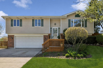 4140 Portage Ln Hoffman Estates, IL 60192