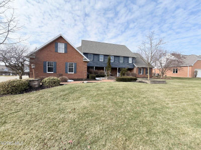 1121 Fox Run Rd Findlay, OH 45840