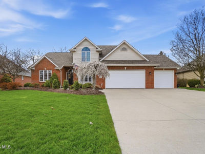 8464 Indian Lake Dr Findlay, OH 45840