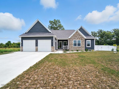 3823 Bearcat Way Findlay, OH 45840