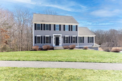 2681 Courtlyn Rd Dighton, MA 02715