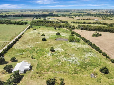 8515 Sandy Hill Rd Brenham, TX 77833