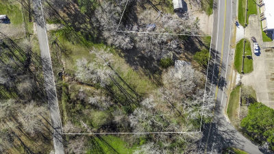 472 E Main St Zavalla, TX 75980