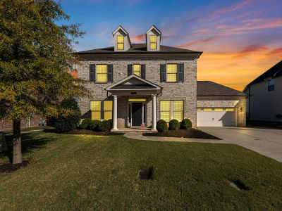 909 Sapphire Dr Murfreesboro, TN 37128