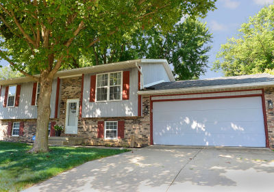 1403 Dakota Dr Ottawa, IL 61350