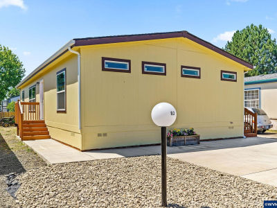 1025 S 6th St SPACE 83 Harrisburg, OR 97446