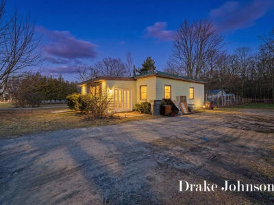 2474 Evanston Ave Muskegon, MI 49442