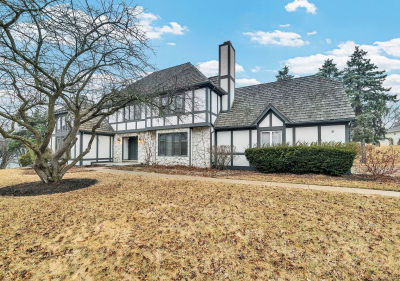 8 Heaton Ct Sugar Grove, IL 60554