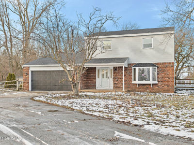 14590 Liberty Hi Rd Bowling Green, OH 43402