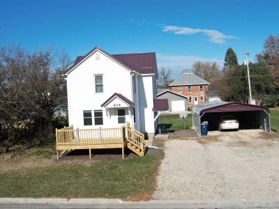 404 Franklin St Elgin, IA 52141