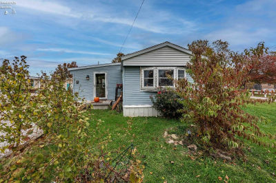 265 S Meachem Rd #3 Port Clinton, OH 43452