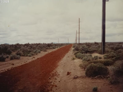 Sams Way Ln Christmas Valley, OR 97641