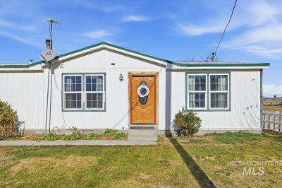 4207 Pershall Rd Marsing, ID 83639