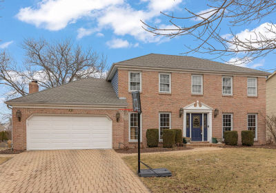 381 Prairie Knoll Dr Naperville, IL 60565