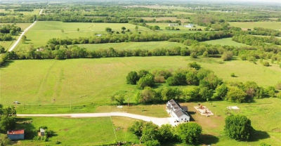 34946 Spring Valley Rd Paola, KS 66071