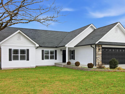 35 Perry Creek Dr Crossville, TN 38572