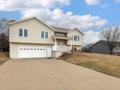 310 N Kyle Ave East Dubuque, IL 61025