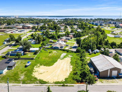 697 W 13th St Panama City, FL 32401