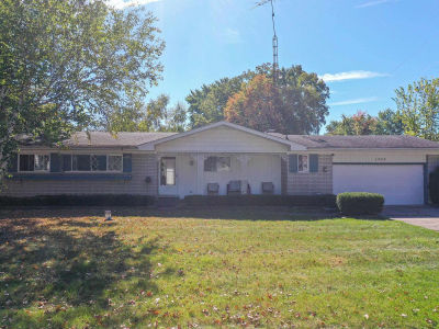 1203 Pickwick Pl Flint, MI 48507