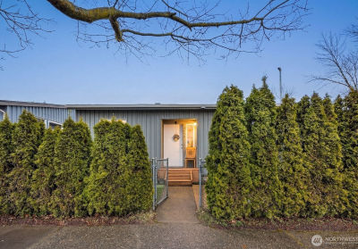 9452 25th Ave SW Seattle, WA 98106