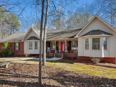 2401 Woodridge Dr Jasper, AL 35504