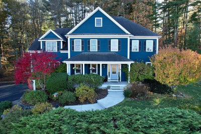 9 Hunter Ln Medway, MA 02053