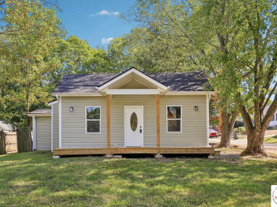 609 S Lexington St Holden, MO 64040