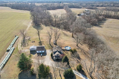 8602 E Kirsch Rd Troy, IL 62294