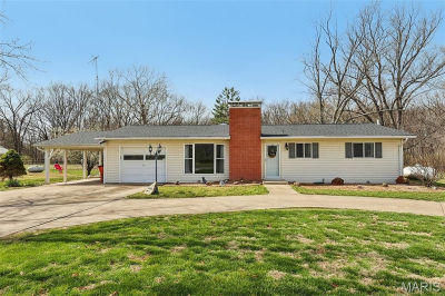 1283 Red Ball Trl Greenville, IL 62246