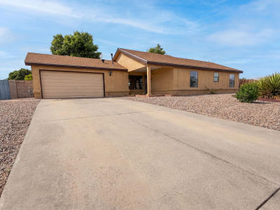 14 Milton Loop Los Lunas, NM 87031