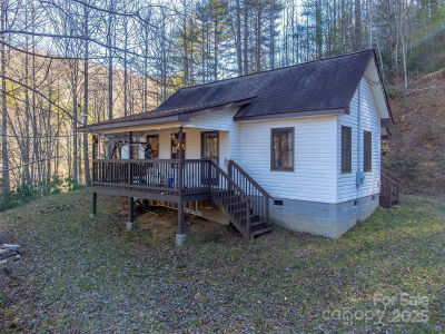 109 Hog Cove Rd Sylva, NC 28779