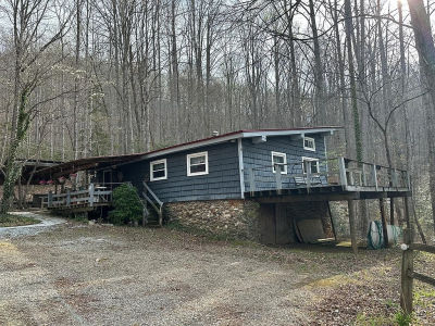 440 Holly Falls Ln Sylva, NC 28779