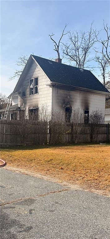 18 Almy St Lincoln, RI 02865