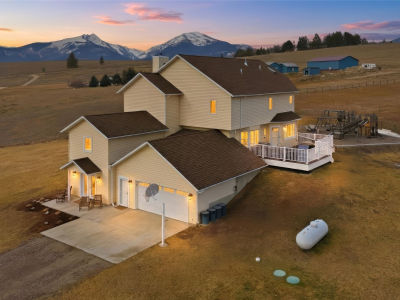 596 Ravenwood Dr Stevensville, MT 59870